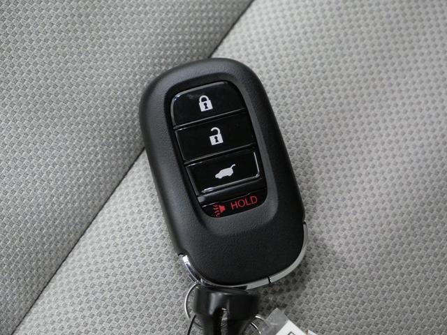Photo of 2026 Platinum White Pearl Honda CR-V