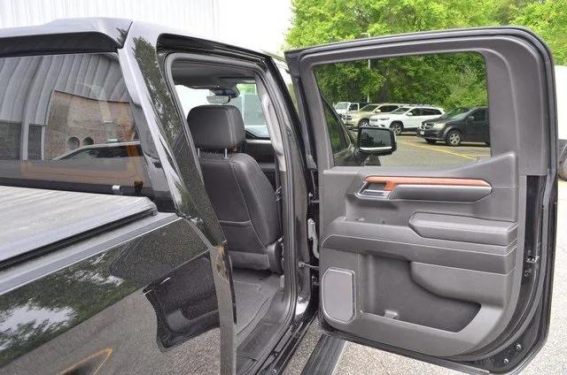 Photo of 2023 Onyx Black GMC Sierra 1500