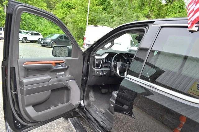Photo of 2023 Onyx Black GMC Sierra 1500