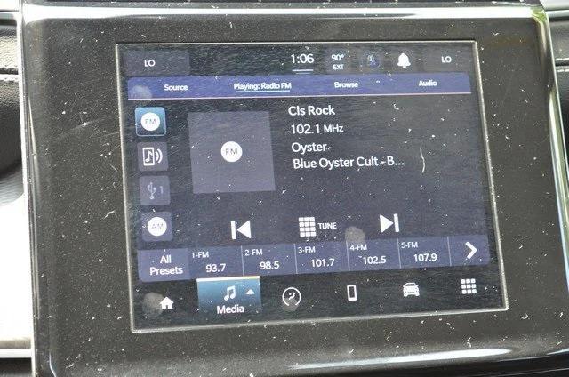 Photo of 2023 Bright White Jeep Grand Cherokee