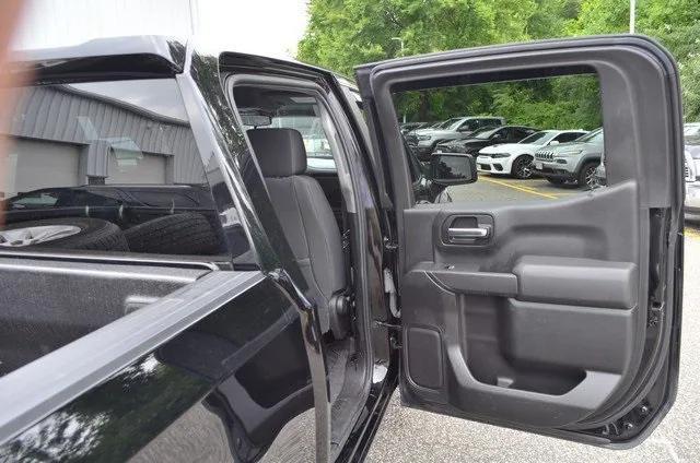 Photo of 2019 Black Chevrolet Silverado 1500