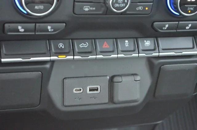 Photo of 2019 Black Chevrolet Silverado 1500