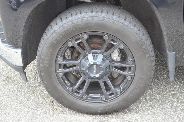 Photo of 2019 Black Chevrolet Silverado 1500