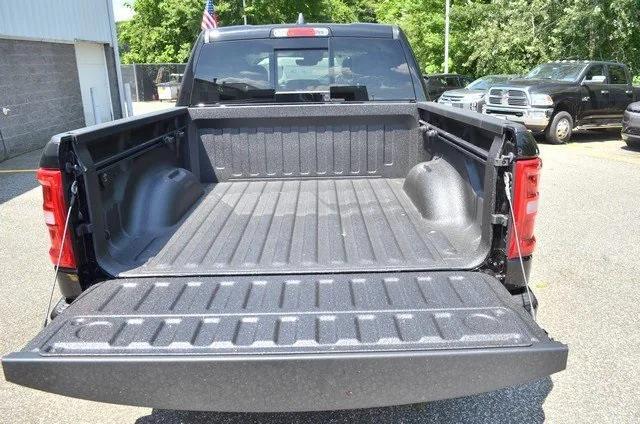 Photo of 2026 Diamond Black Crystal Pearlcoat RAM 1500
