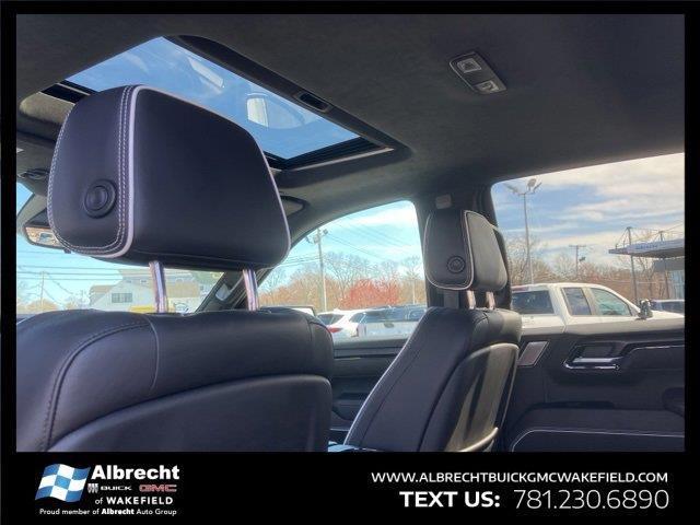 Photo of 2023 Summit White GMC Sierra 1500