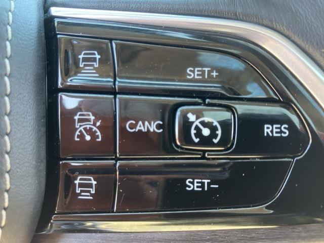 Photo of 2021 Baltic Gray Metallic Clearcoat Jeep Grand Cherokee L