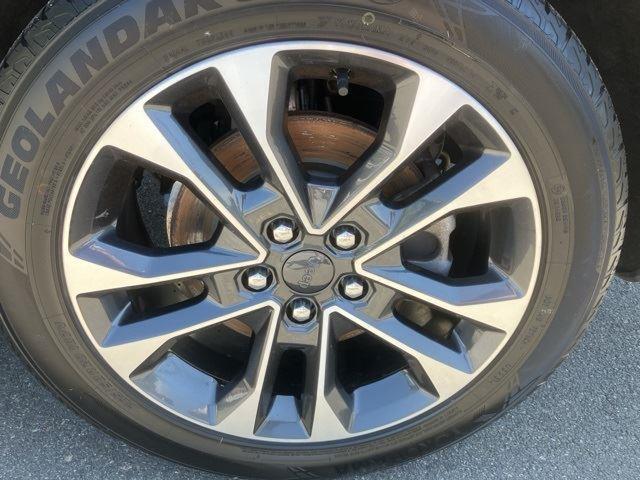 Photo of 2021 Baltic Gray Metallic Clearcoat Jeep Grand Cherokee L