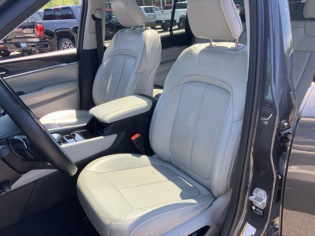 Photo of 2021 Baltic Gray Metallic Clearcoat Jeep Grand Cherokee L