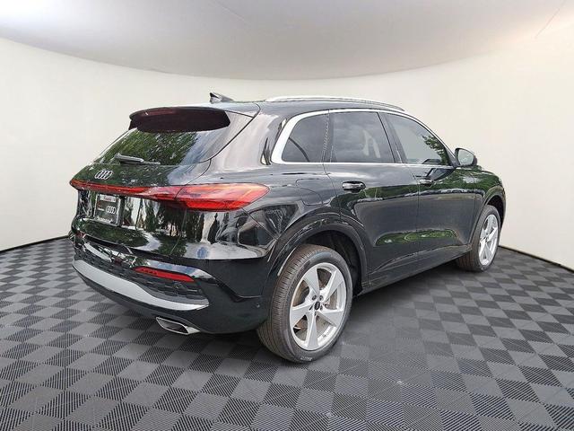 Photo of 2025 MYTHOS BLACK Audi Q5