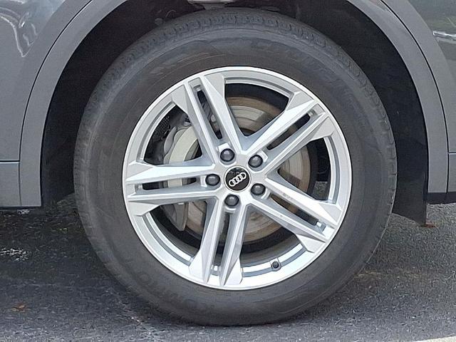 Photo of 2024 Daytona Gray Pearl Effect Audi Q5