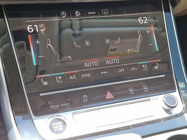 Photo of 2025 Glacier White Metallic Audi Q7