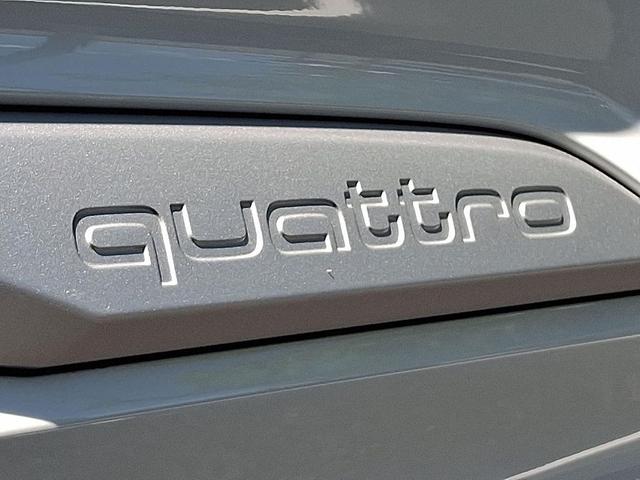 Photo of 2025 Glacier White Metallic Audi Q7
