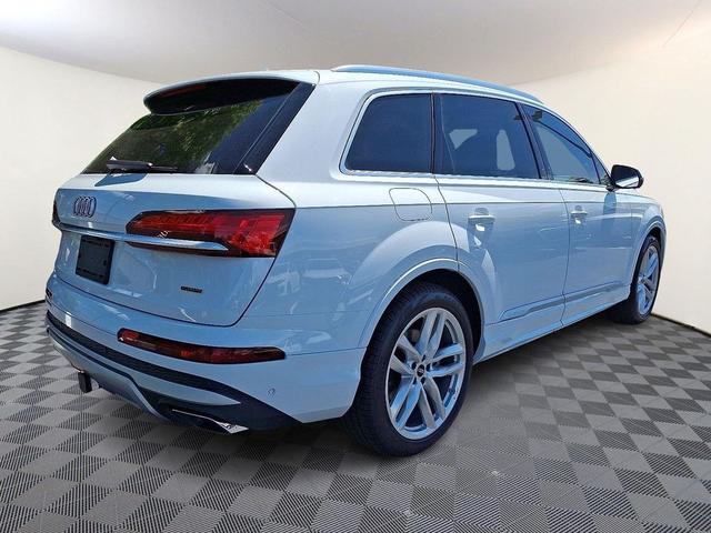 Photo of 2025 Glacier White Metallic Audi Q7