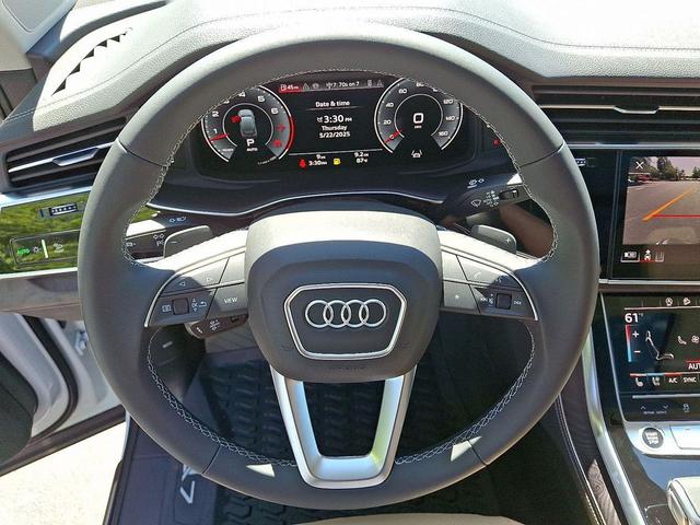 Photo of 2025 Glacier White Metallic Audi Q7