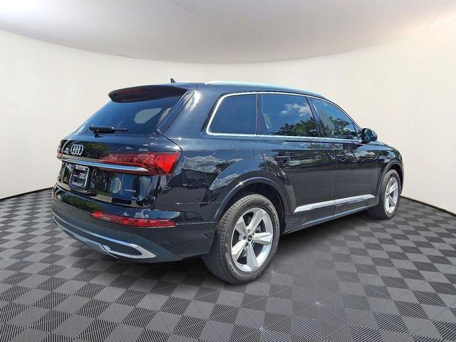 Photo of 2023 Mythos Black Metallic Audi Q7