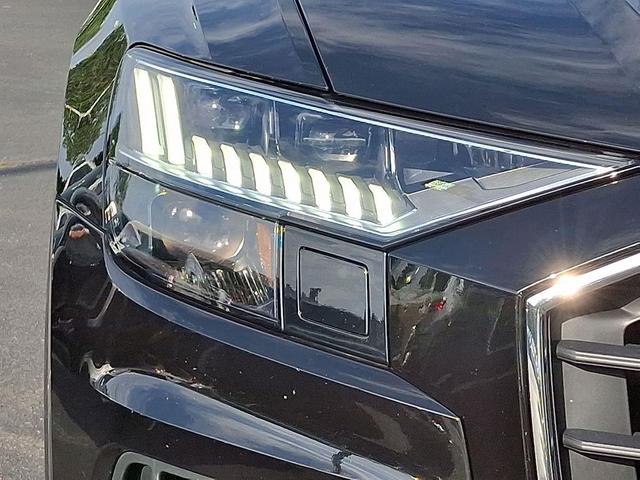 Photo of 2022 Mythos Black Metallic Audi Q8