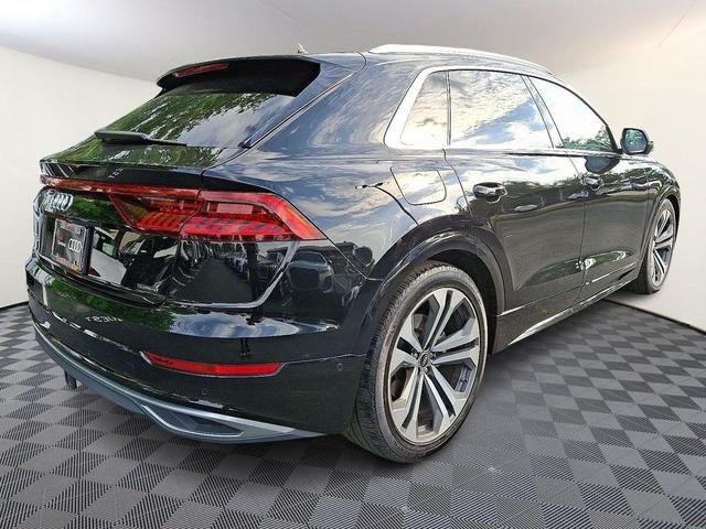 Photo of 2022 Mythos Black Metallic Audi Q8
