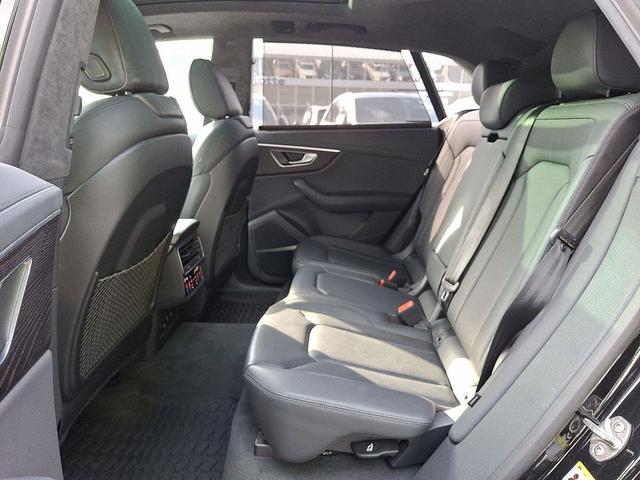 Photo of 2022 Mythos Black Metallic Audi Q8