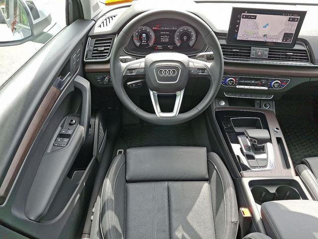 Photo of 2025 Florett Silver Metallic Audi Q5