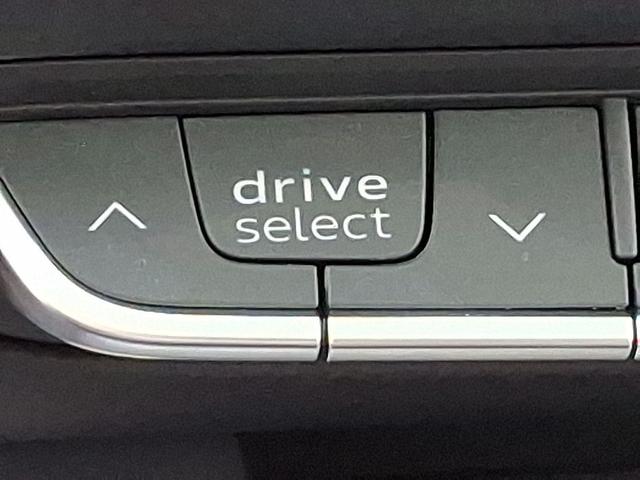 Photo of 2025 Florett Silver Metallic Audi Q5