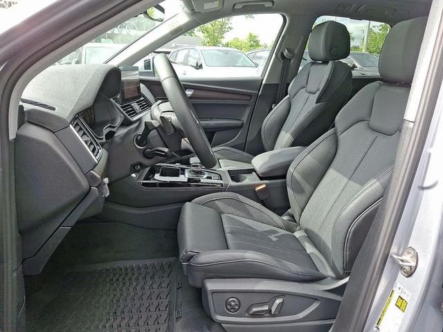 Photo of 2025 Florett Silver Metallic Audi Q5