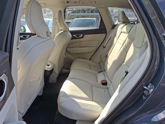 Photo of 2020 Denim Blue Metallic Volvo XC60