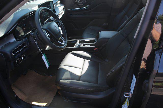 Photo of 2025 INFINITE BLACK MET CC Lincoln Corsair