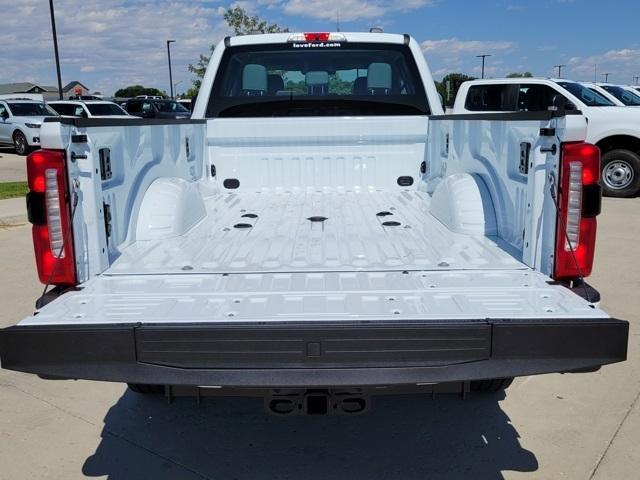 Photo of 2025 Oxford White Ford F-250