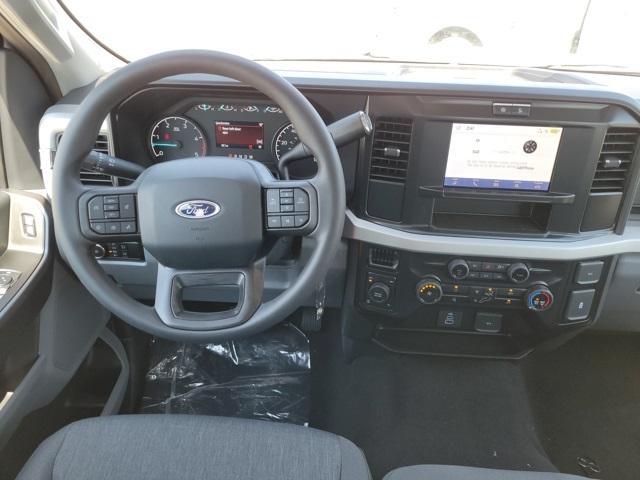 Photo of 2025 Oxford White Ford F-250