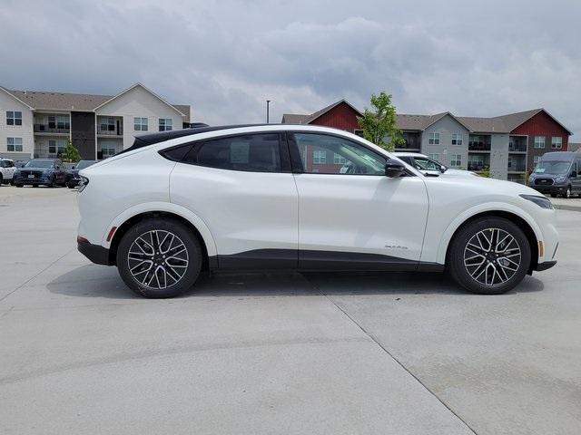 Photo of 2025 Star White Ford Mustang Mach-E