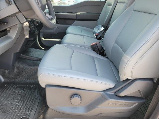 Photo of 2026 Oxford White Ford F-350