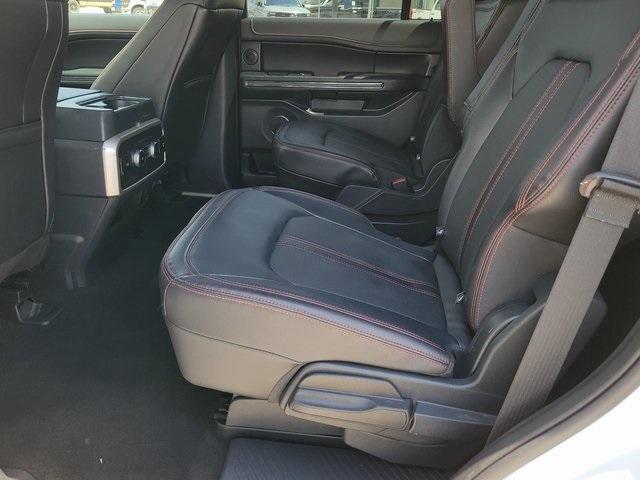 Photo of 2024 Oxford White Ford Expedition