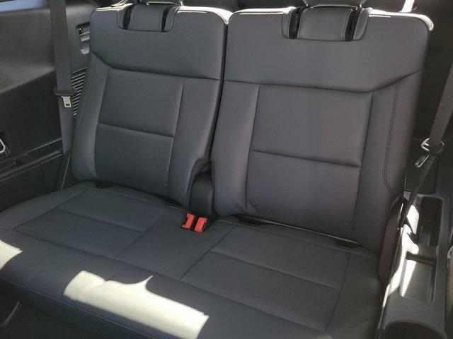 Photo of 2025 Space White Metallic Ford Explorer