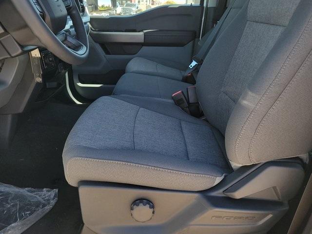 Photo of 2026 Oxford White Ford F-350