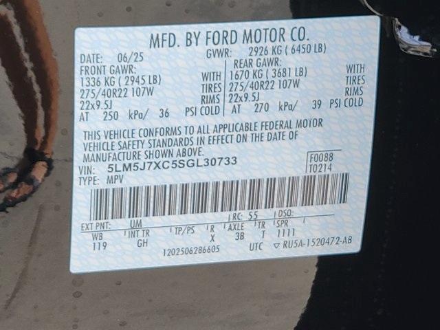 Photo of 2025 Infinite Black Metallic Lincoln Aviator