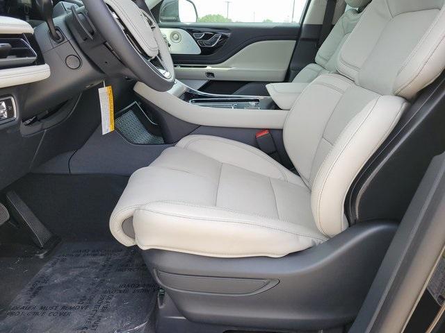 Photo of 2025 Infinite Black Metallic Lincoln Aviator