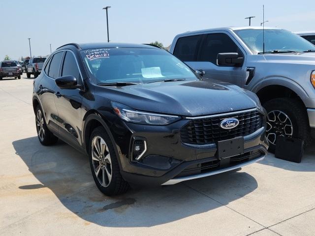 Photo of 2023 Agate Black Metallic Ford Escape