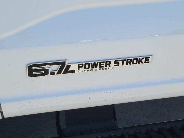 Photo of 2025 Oxford White Ford F-250