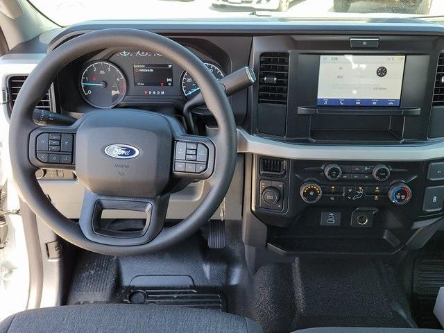 Photo of 2025 Oxford White Ford F-250