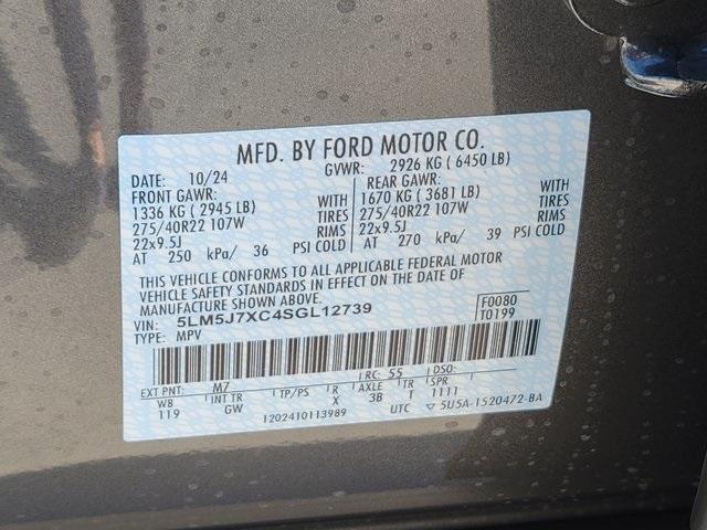 Photo of 2025 Metallic Lincoln Aviator