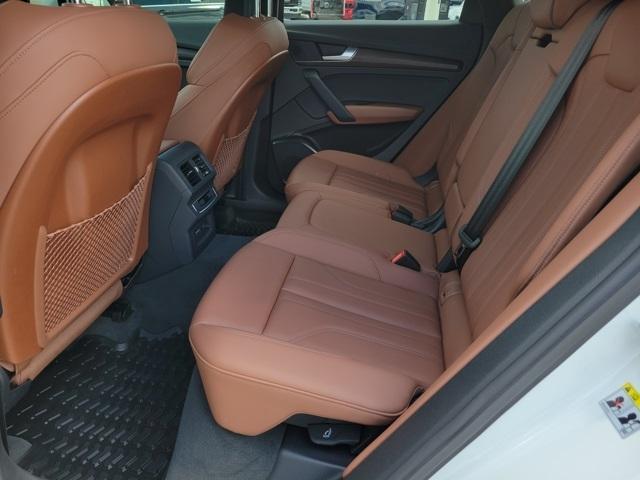 Photo of 2025 Glacier White Metallic Audi Q5