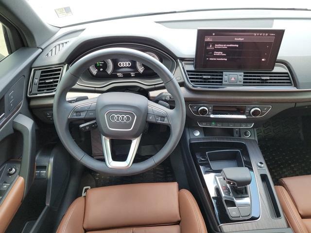 Photo of 2025 Glacier White Metallic Audi Q5