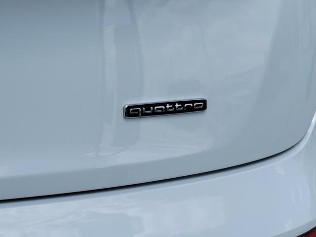 Photo of 2025 Glacier White Metallic Audi Q5