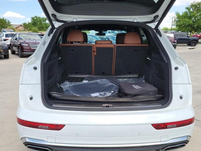Photo of 2025 Glacier White Metallic Audi Q5