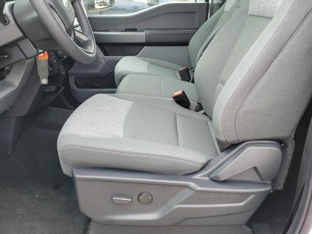 Photo of 2025 Oxford White Ford F-350