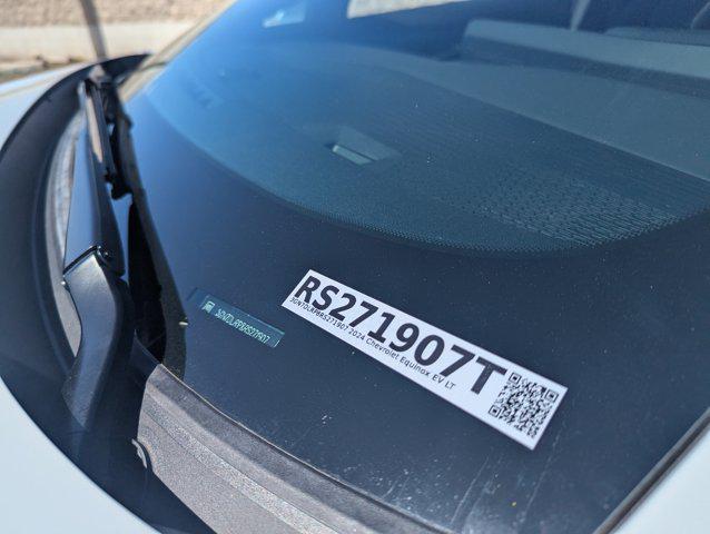 Photo of 2024 Summit White Chevrolet Equinox EV