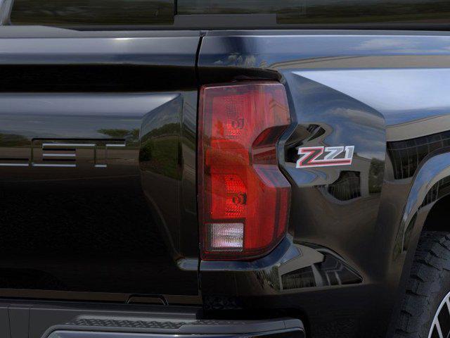 Photo of 2025 Black Chevrolet Colorado