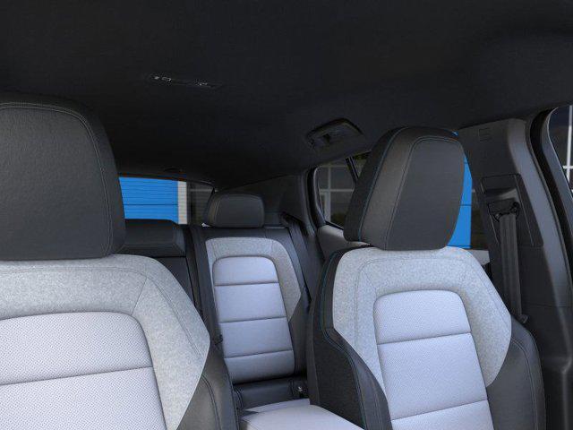 Photo of 2025 Summit White Chevrolet Equinox EV