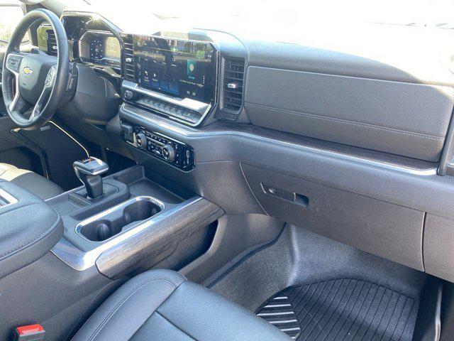 Photo of 2022 Silver Ice Metallic Chevrolet Silverado 1500