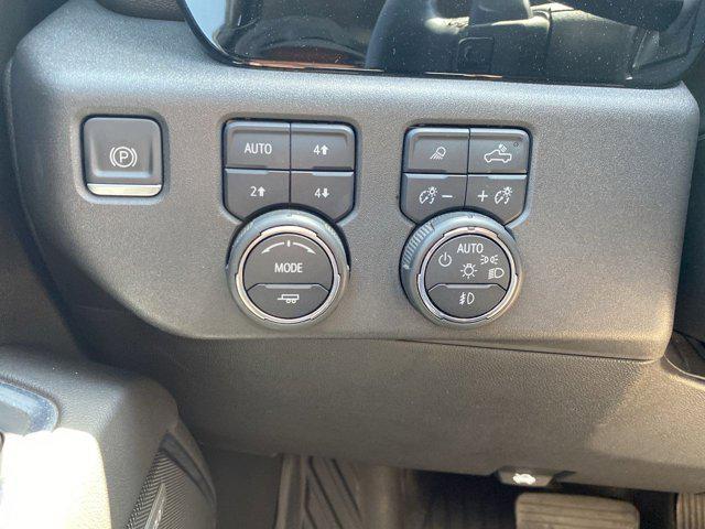 Photo of 2022 Silver Ice Metallic Chevrolet Silverado 1500